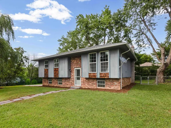 5117 Woodway Dr, Jefferson City, MO 65109