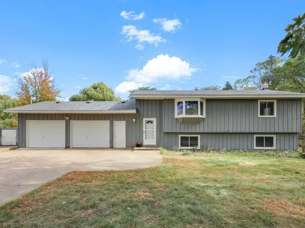 17215 7th St NE, Ham Lake, MN 55304