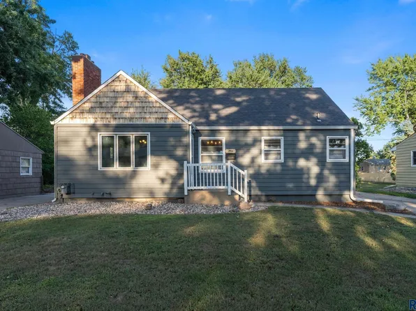 2916 S Walts Ave, Sioux Falls, SD 57105
