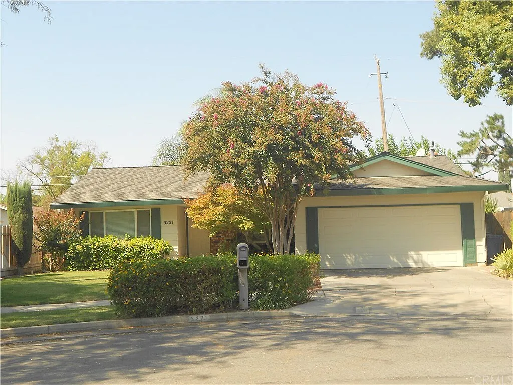 3221 Kingsland Ave photo 1
