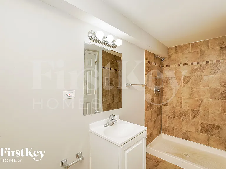 4200 Arlington Dr — Photo 17