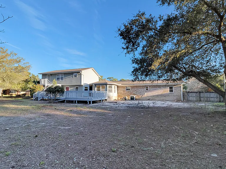 300 Wildwood St — Photo 32