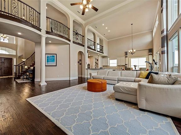4th image of 6023 Amalfi Dr