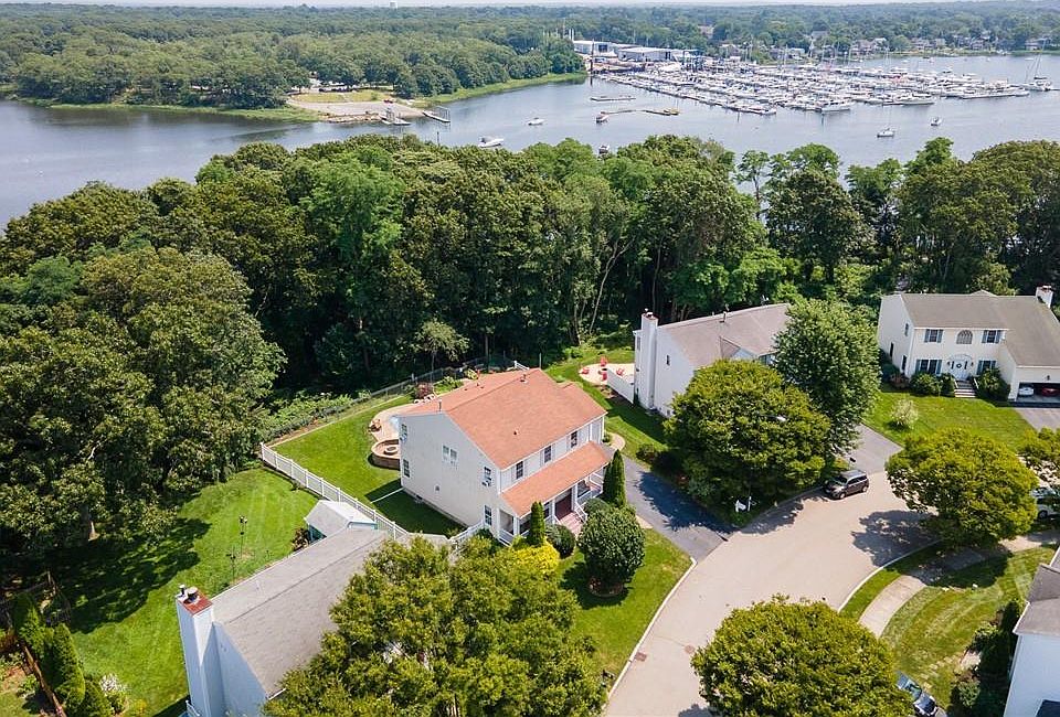 37 Carousel Dr, Riverside, RI 02915 Zillow