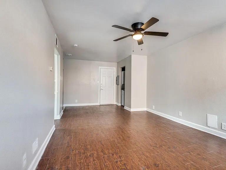 4915 Reiger Ave — Photo 5