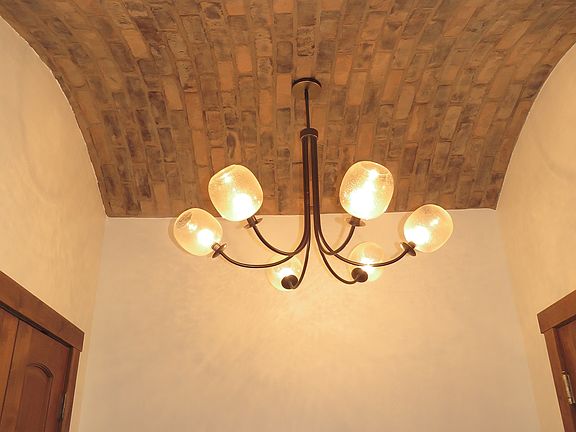 FOYER BRICK ARCHED CEILING