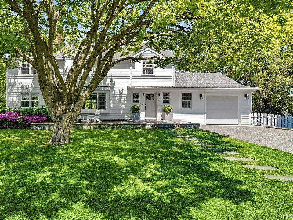 1st image of 7 Morehead Drive