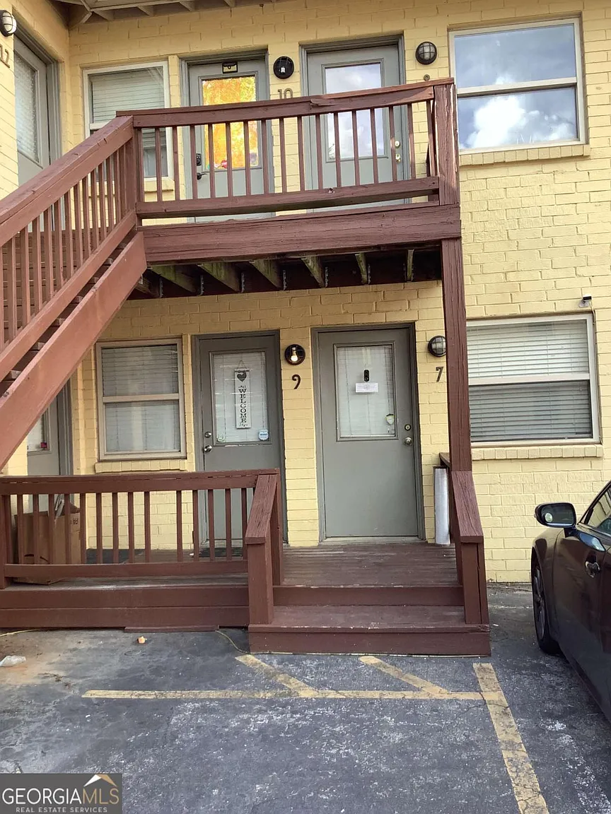 561 Formwalt St SW Unit 7 photo 1
