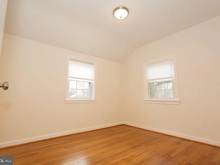 1419 N Longfellow St — Photo 18
