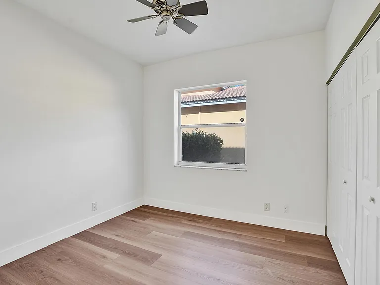 4214 NW 38th Dr — Photo 31