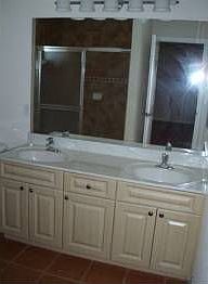 3rd image of 425 Broadmoor St