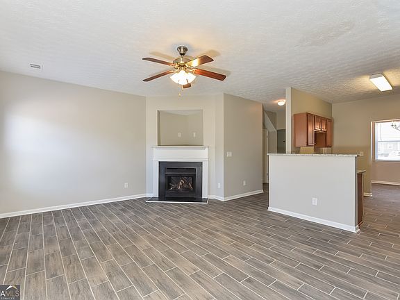 4th image of 6332 Ellenwood Dr