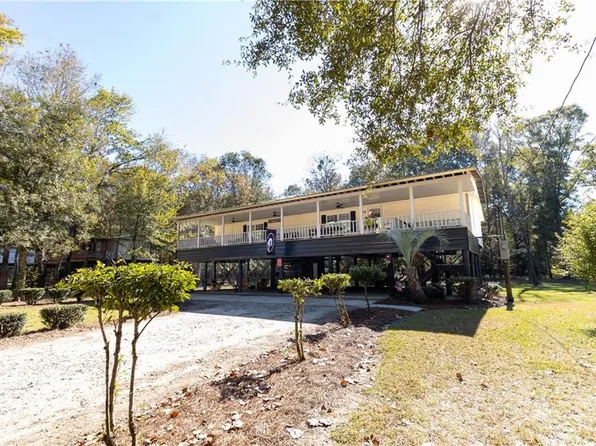 200 Getaway Ln, Surrency, GA 31563