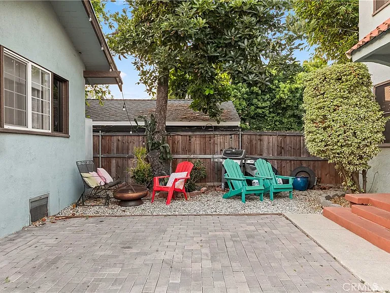736 N Redonde Ave — Photo 15