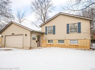 11869 Terrace Dr, Grand Blanc, MI 48439