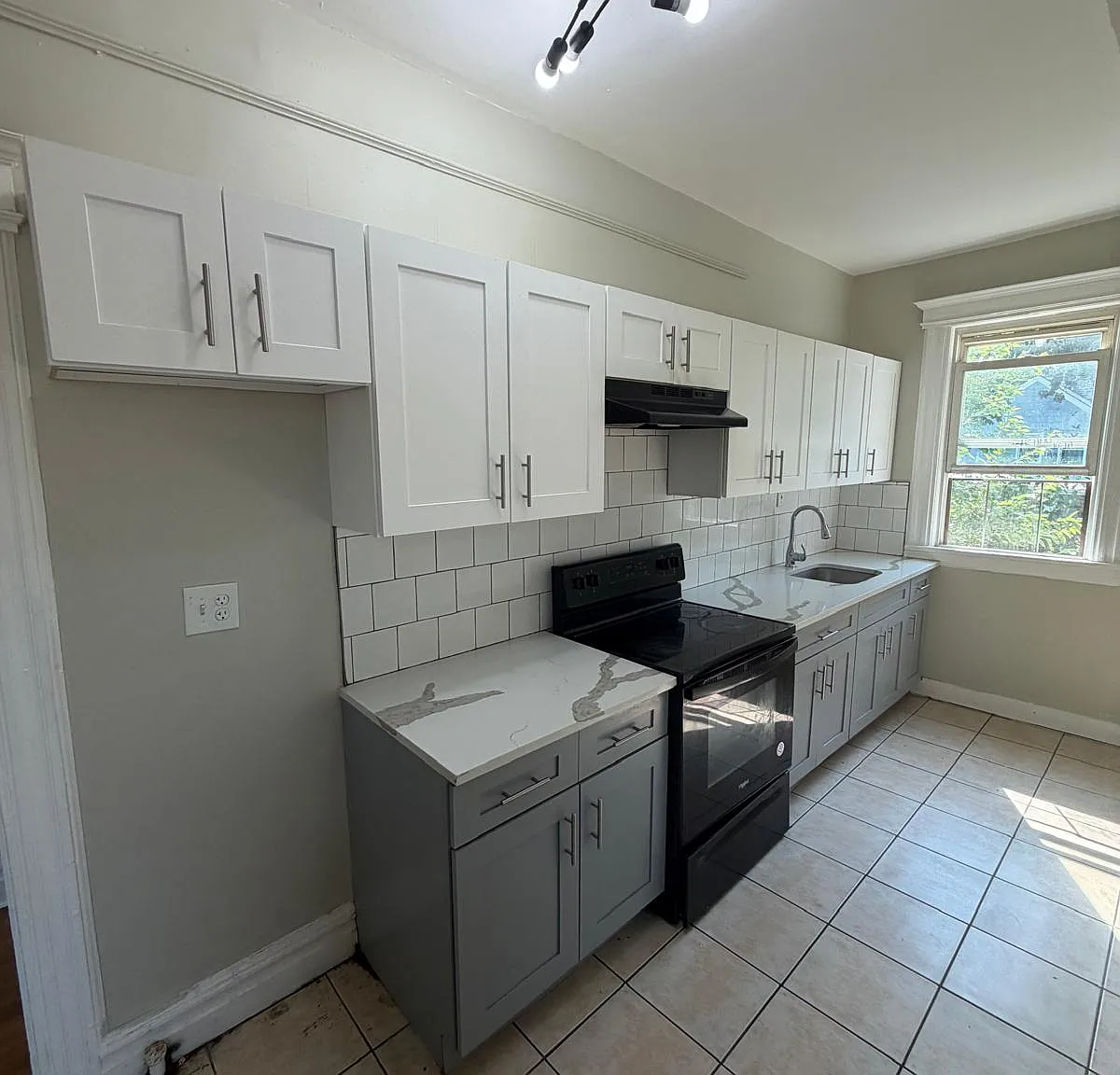 2 bed, $1,650 — Photo 2