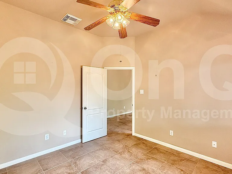 1621 Liberty Oaks Blvd — Photo 10