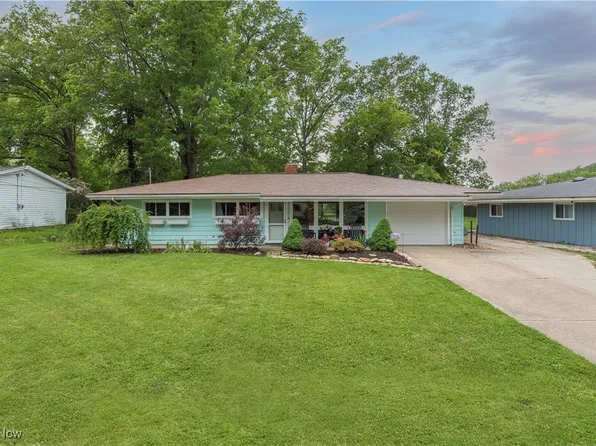 1094 Sanford St, Vermilion, OH 44089