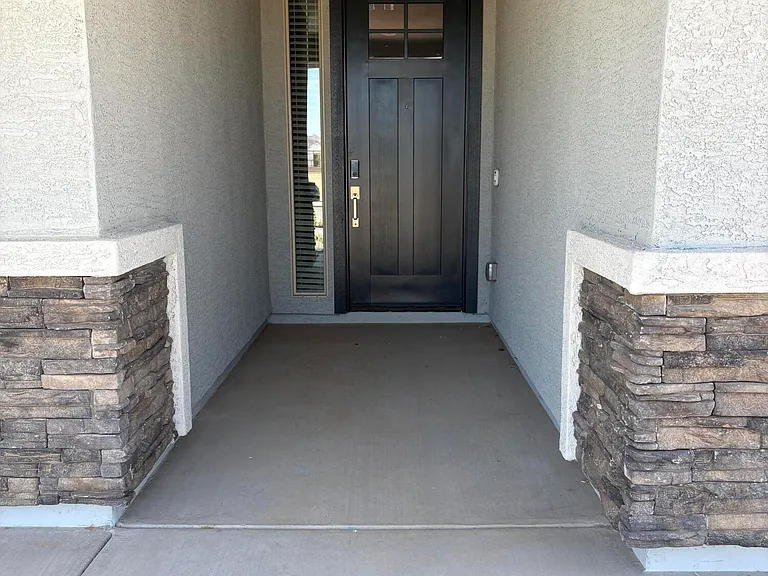 15775 W Honeysuckle Dr — Photo 2