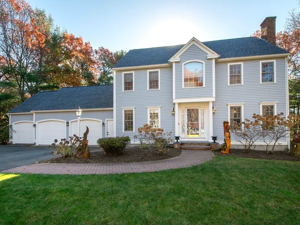 51 Ocean Hill Dr, Kingston, MA 02364