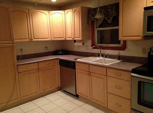 250 Woodhaven Rd, Pawtucket, RI 02861