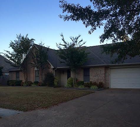 3rd image of 358 Spruce Glen Dr