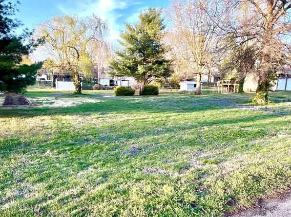 000 E Glendale Street, Aurora, MO 65605