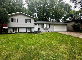 104 W Thomas Ave, Marshall, MN 56258