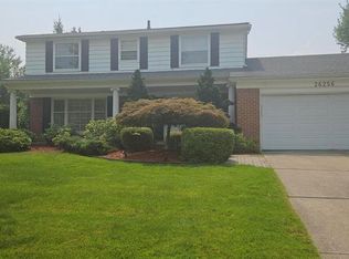 26256 Meadowbrook Way, Lathrup Village, MI