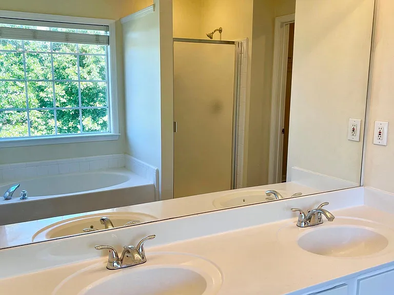 3607 Gainesway Trce — Photo 11