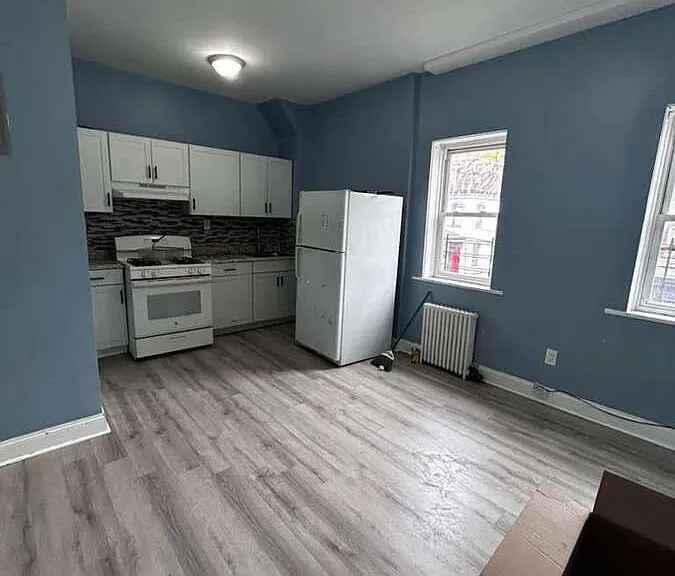 194 Buena Vista Ave — Photo 1
