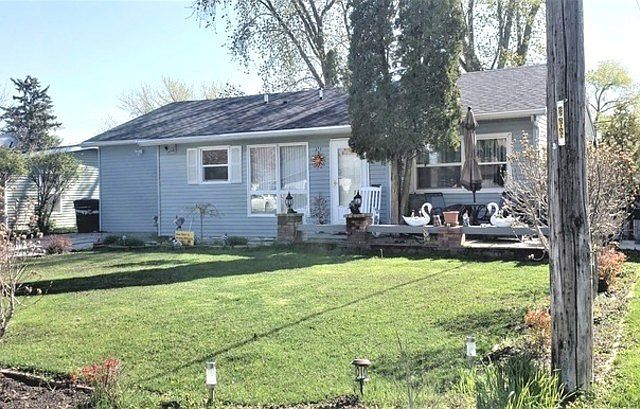 1st image of 270 S Longwood Dr