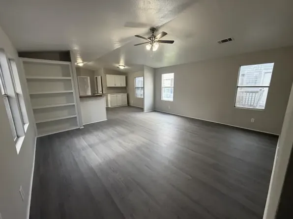 1100 Fox Meadow Dr Trailer 86, Alvin, TX 77511