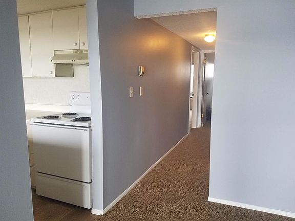 3rd image of 824 Cliffs Dr APT 204