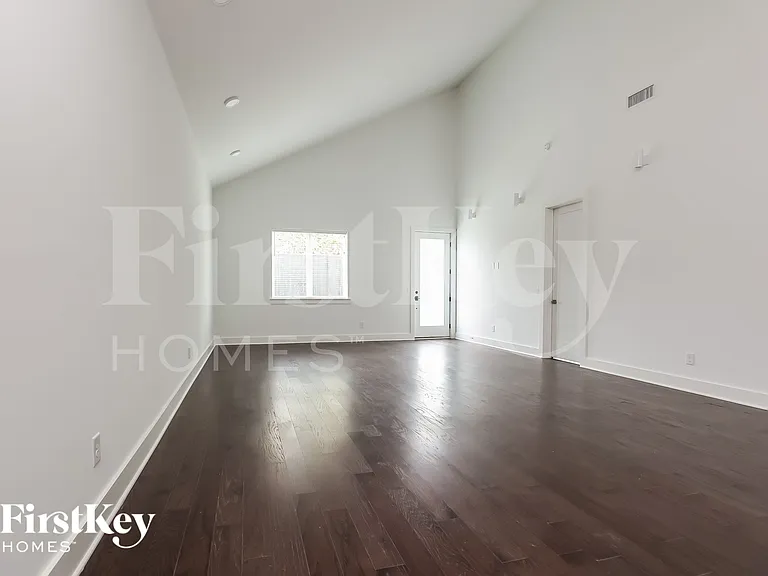109 Clubhouse Bay — Photo 4