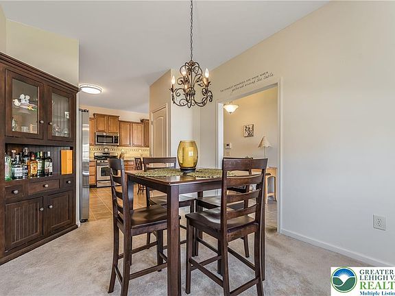 5th image of 886 Graystone Cir