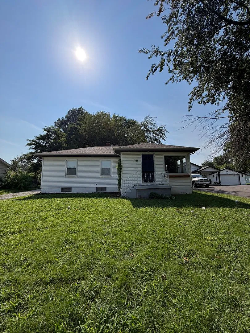 3 bedroom home for rent in O'Fallon IL — Photo 1