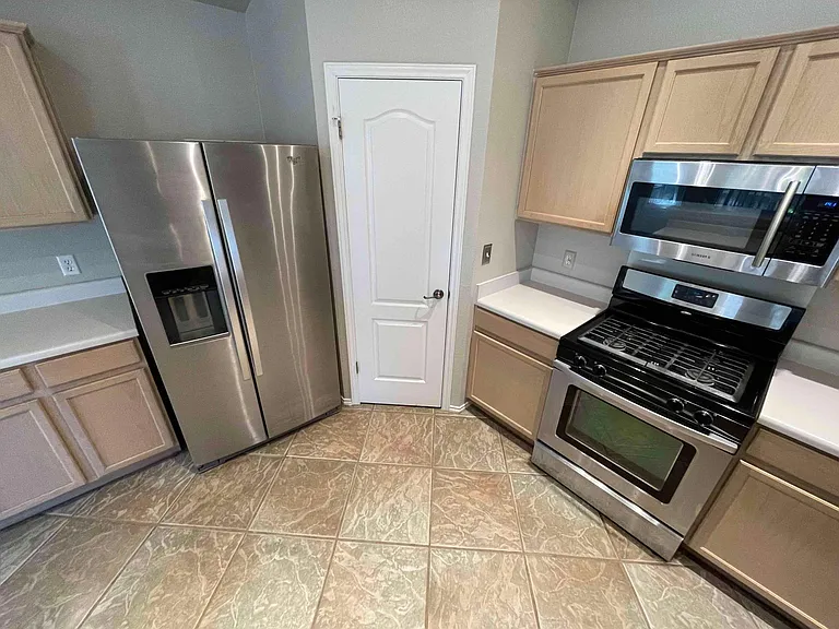 16901 Abyssinian Ln — Photo 24