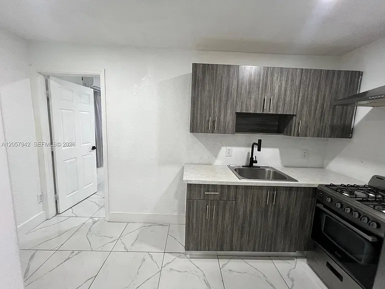15010 NE 7th Ave — Photo 3