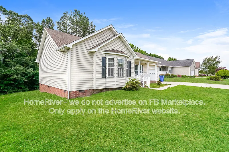 3 bed, 2.0 bath, 1121 sqft, $1,725 — Photo 2