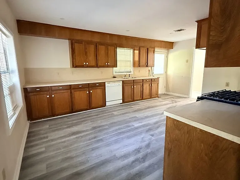 117 Louise Ln — Photo 5
