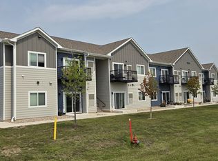 105 Michael Ct NW #1, Hutchinson, MN 55350