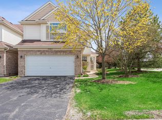 1590 Yellowstone Cir, Crystal Lake, IL 60014