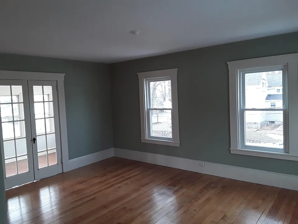 4 Central St