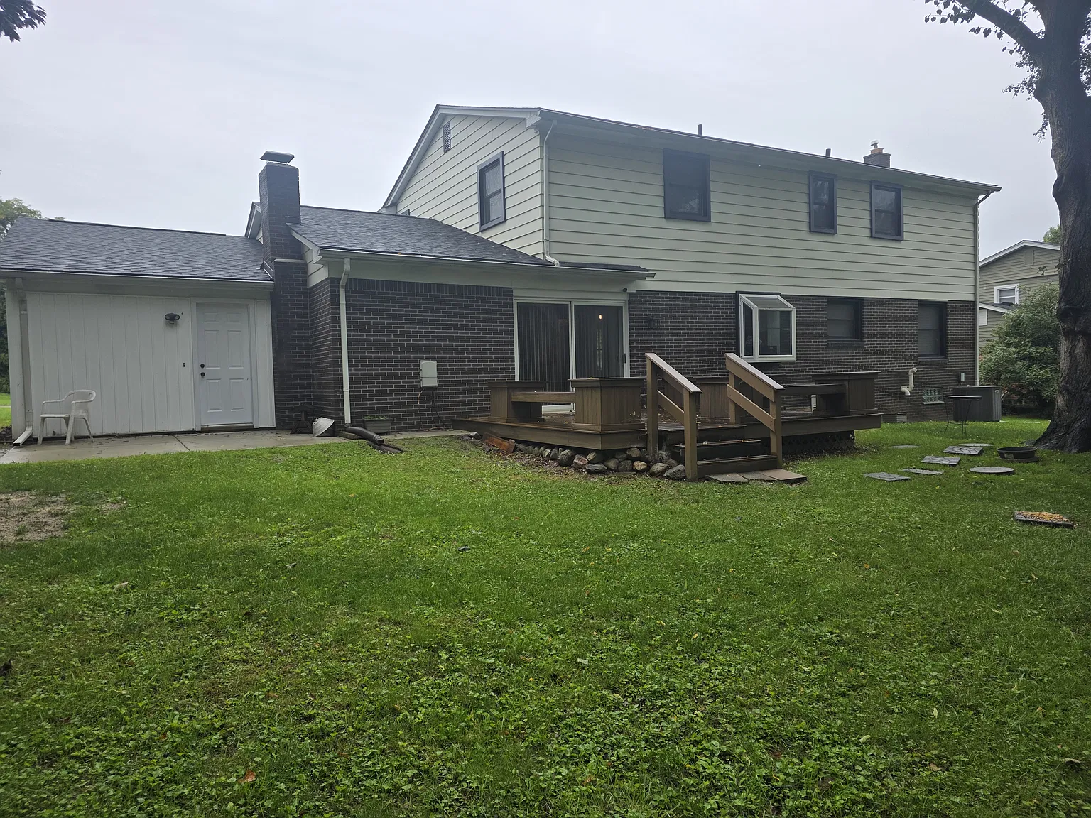 4 bed, 3.5 bath, 2742 sqft, $3,500 — Photo 2