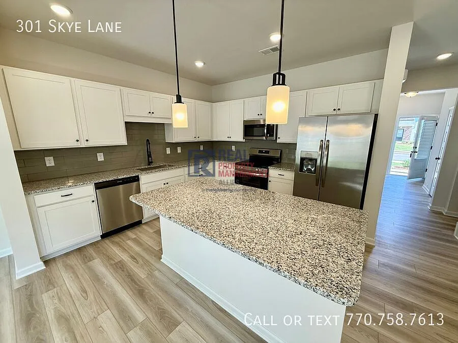 Corner Unit Townhome in Cartersville $500 Off 1 Month Rent — Photo 4