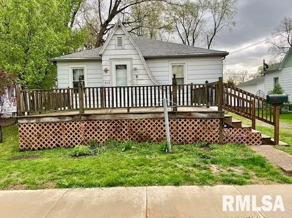613 N Beech St, Centralia, IL 62801