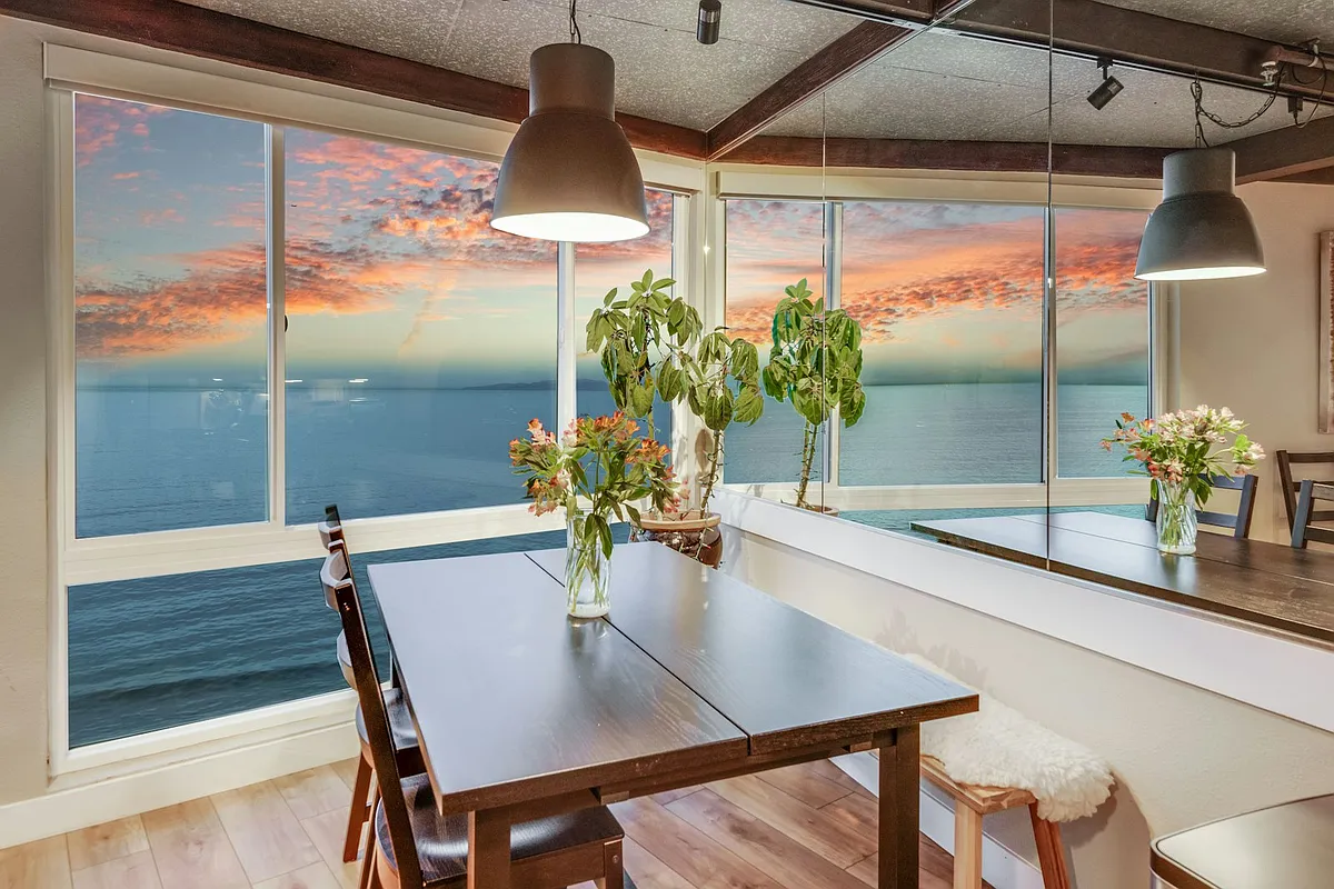 Building Photo - 565 Esplanade #408