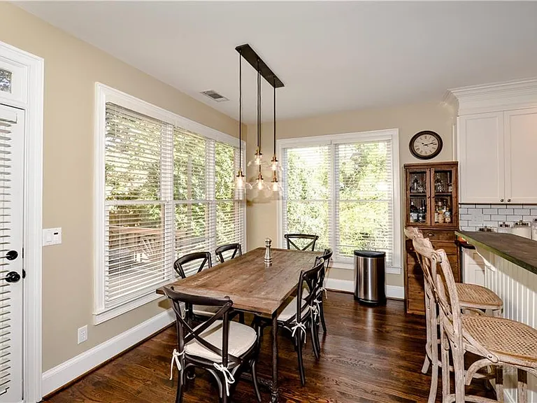 265 Windsor Gate Cv — Photo 19