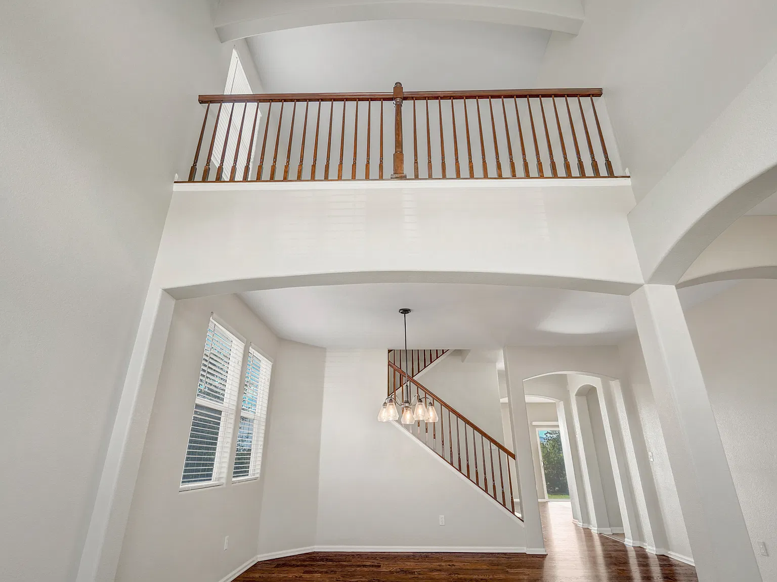 4 bed, 2.5 bath, 7240 sqft, $2,800 — Photo 2